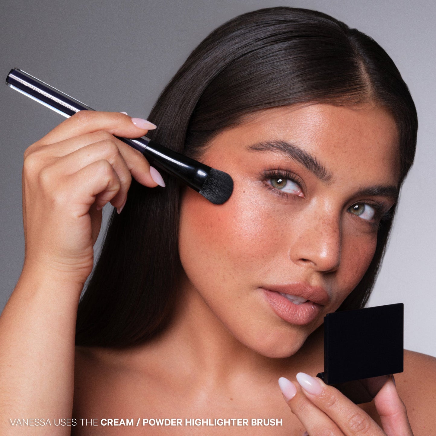 CREAM/POWDER HIGHLIGHTER BRUSH