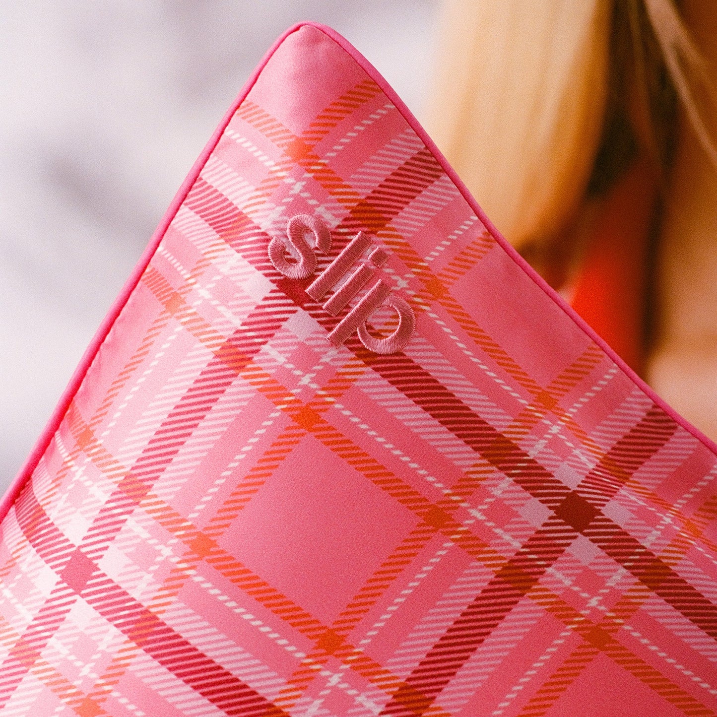 QUEEN PILLOWCASE - HIGHLAND ROSE
