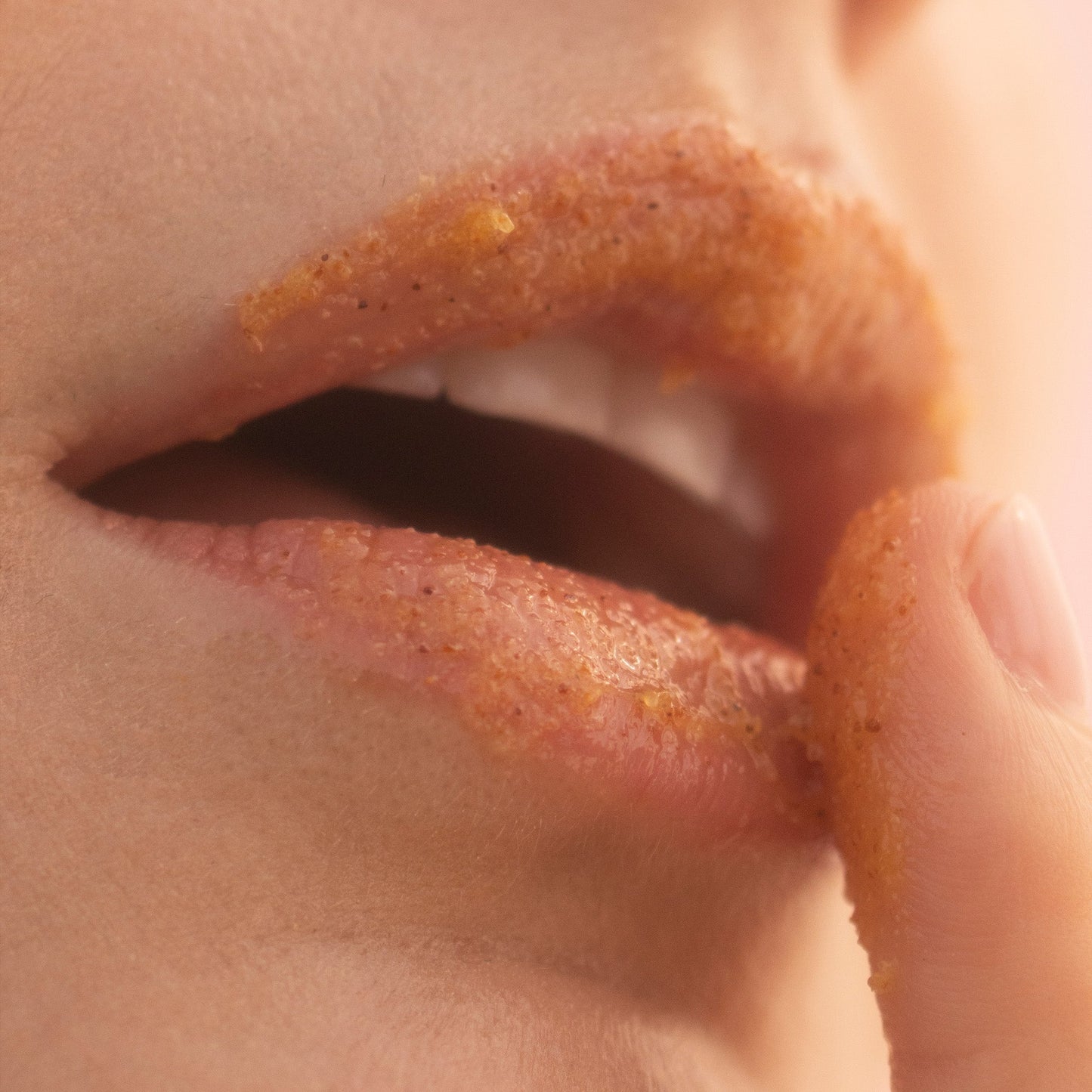 THE KISSU LIP SCRUB