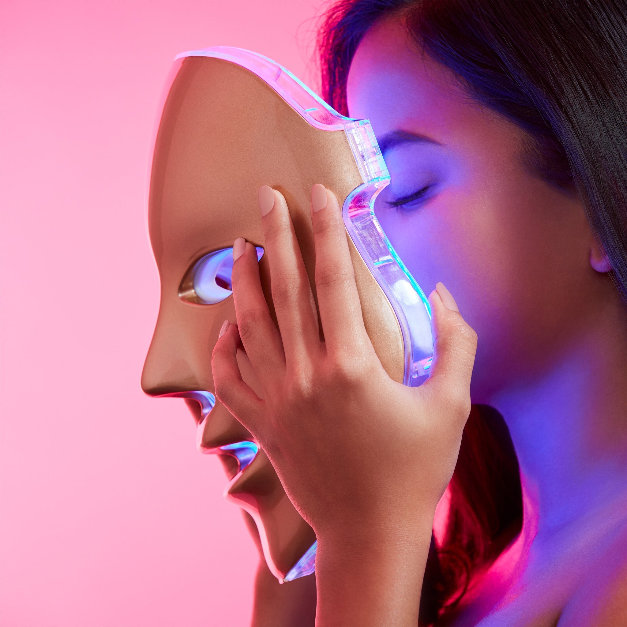LIGHT-THERAPY GOLDEN FACIAL TREATMENT DEVICE