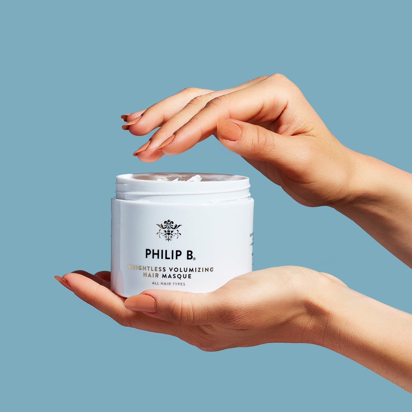 WEIGHTLESS VOLUMIZING HAIR MASQUE