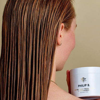 WEIGHTLESS VOLUMIZING HAIR MASQUE