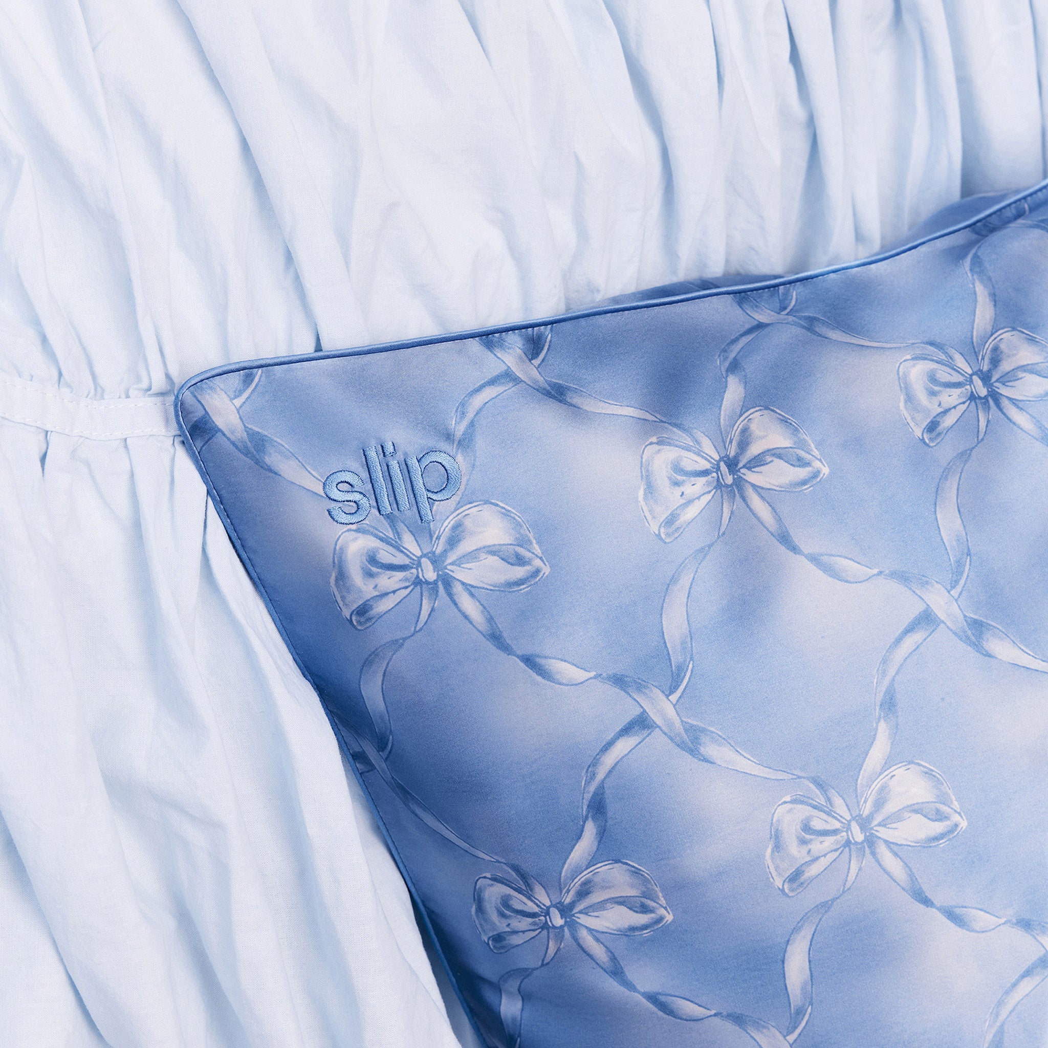 QUEEN ZIPPERED PILLOWCASE - BLUEBELLE