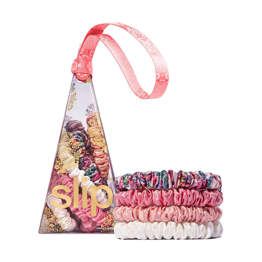 CHELSEA SCRUNCHIE ORNAMENT