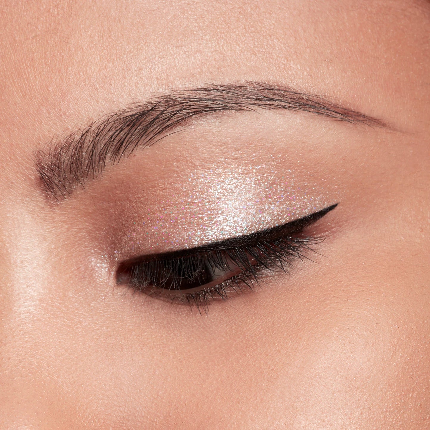 Glitter & Glow Liquid Eye Shadow