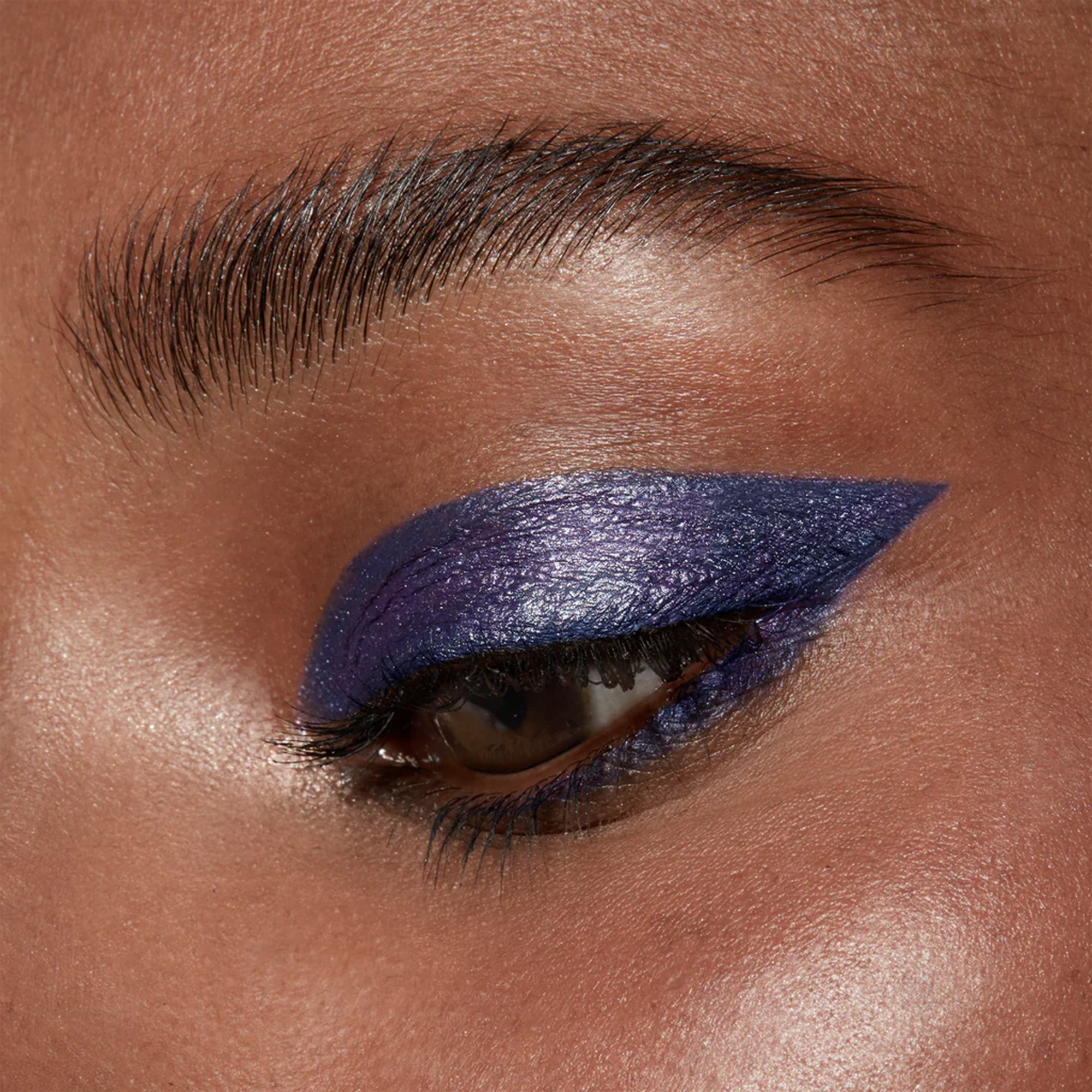 Shimmer & Glow Liquid Eye Shadow