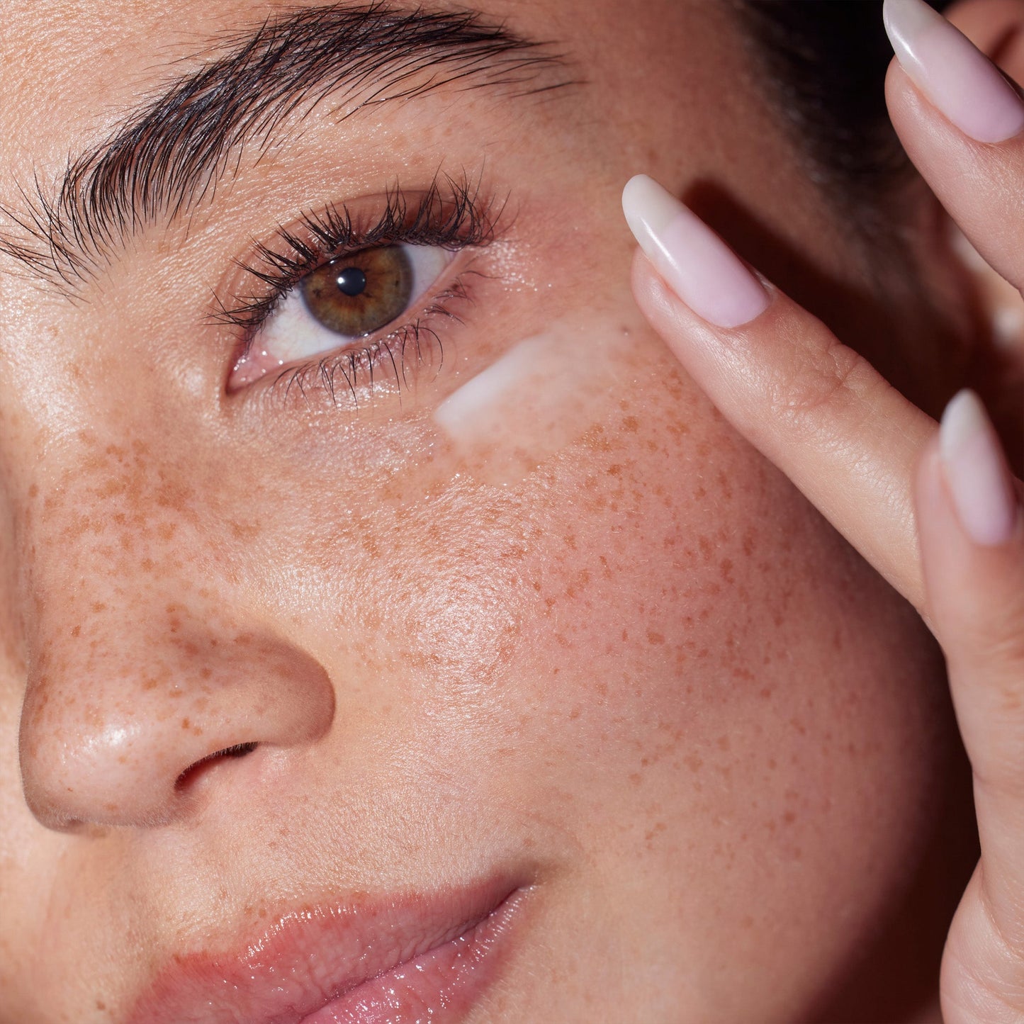 JET LAG OVERNIGHT EYE SERUM