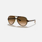نظارة شمسية للرجال RAY-BAN CATS 5000 CLASSIC بتصميم الطيار، بلون هافانا الفاتح مع عدسات متدرجة باللون البني الفاتح M