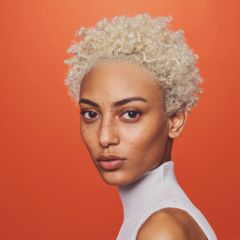 BRIGHT BLONDE ESSENTIAL PRIMING SERUM